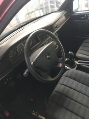Mercedes-Benz 190 1990-thumb-6