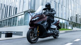 Yamaha TMAX 560 Tech Max 2025 απο 16.200 μειον 500€ ΕΩΣ 28/07