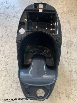 ΚΟΥΒΑΣ ΣΕΛΑΣ - PIAGGIO LIBERTY 50/125 / MOTORRAD PSARAKIS