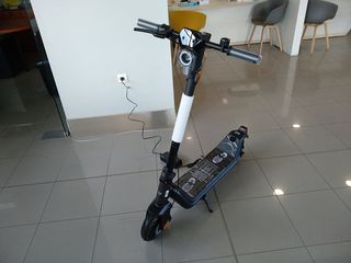 Niu 2025 KQi3 Sport-thumb-1