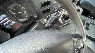 Mercedes-Benz 2014 1845-thumb-10