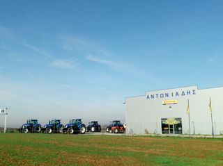 Τρακτέρ New Holland 2015-thumb-4