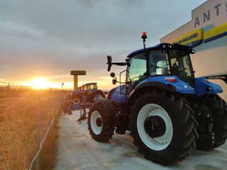 Τρακτέρ New Holland 2015-thumb-20
