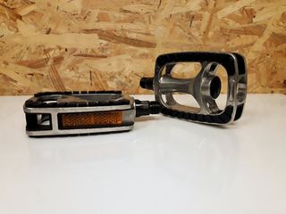 Πετάλια αλουμινίου XERAMA SP-811 Non Slip με σπείρωμα  9/16''
