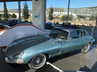 Jaguar E-Type 1967-thumb-2