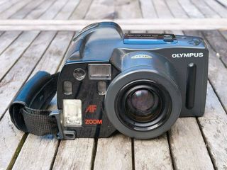 Olympus AZ-300 Superzoom