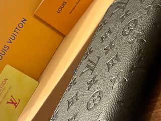Louis Vuitton Wallet-thumb-4