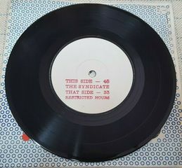 Restricted Hours / The Syndicate  – Split  7' UK 1979'-thumb-1