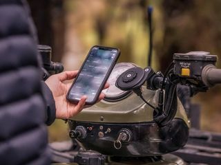 ΧΑΜΗΛΗ ΚΑΤΩ ΒΑΣΗ ΚΙΝΗΤΟΥ QUAD LOCK 360 ΓΙΑ ΤΙΜΟΝΙΑ 22-32 ΧΙΛΙΟΣΤΑ-thumb-3