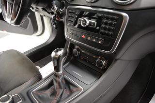 Mercedes-Benz GLA 200 2015 AMG_Line_Xenon_19"_32.000klm!!! (+video)-thumb-24