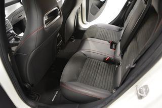 Mercedes-Benz GLA 200 2015 AMG_Line_Xenon_19"_32.000klm!!! (+video)-thumb-35