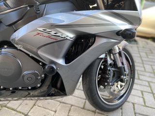 Honda CBR 1000RR 2007-thumb-3