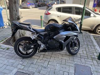 Honda CBR 1000RR 2007-thumb-12