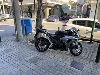 Honda CBR 1000RR 2007-thumb-14