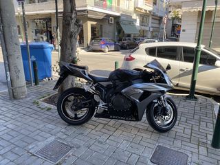 Honda CBR 1000RR 2007-thumb-17