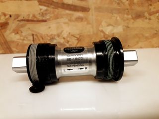 Μεσαία τριβή Shimano BB-UN72 70mm 107.0mm Italian Square Taper-thumb-1