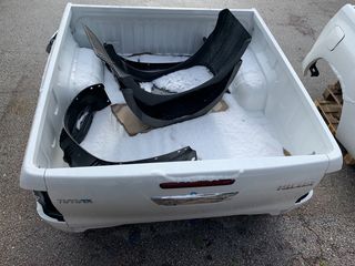 Toyota Hilux  '17-thumb-2
