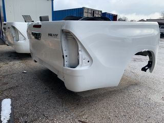 Toyota Hilux  '17-thumb-3