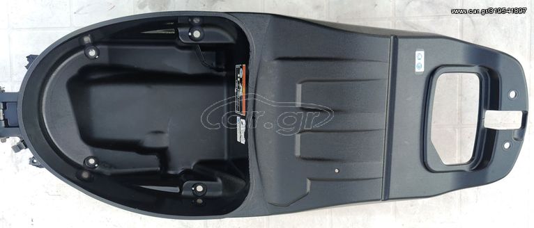 Κουβάς σέλας (81260 – KTW – 9000) για HONDA SH 300i R ABS 2010 και μετέπειτα...