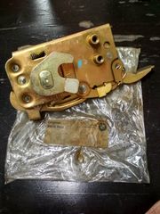 Κλειδαρια πορτας δεξια BMW E21