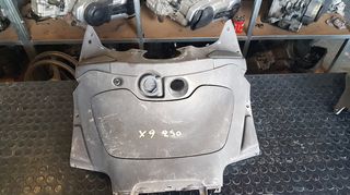 Piaggio X9 250 EVO | Ντουλαπάκι
