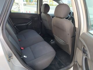 Ford Focus 2004-thumb-11