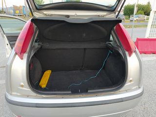 Ford Focus 2004-thumb-6