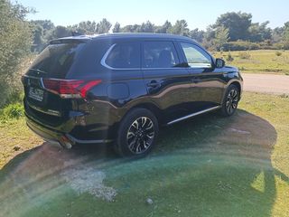 Mitsubishi Plug-in Hybrid Outlander 2016-thumb-3