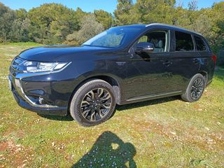 Mitsubishi Plug-in Hybrid Outlander 2016-thumb-7
