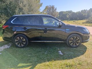 Mitsubishi Plug-in Hybrid Outlander 2016-thumb-2