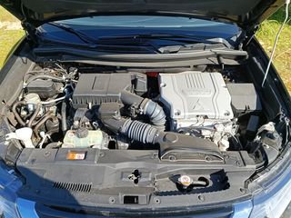 Mitsubishi Plug-in Hybrid Outlander 2016-thumb-11