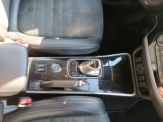 Mitsubishi Plug-in Hybrid Outlander 2016-thumb-9