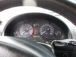 Mazda MX-5 2000-thumb-8