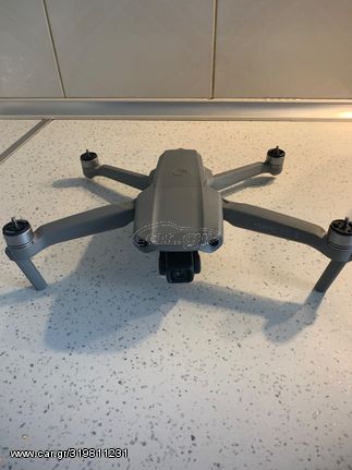 DJI '21 Mavic air 2