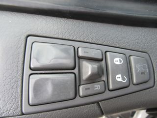 Volvo 2005 FH 12-460 4X2-thumb-36