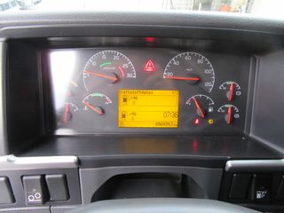 Volvo 2005 FH 12-460 4X2-thumb-38