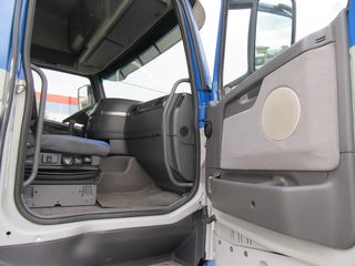 Volvo 2005 FH 12-460 4X2-thumb-43