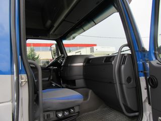 Volvo 2005 FH 12-460 4X2-thumb-45