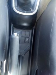 Toyota Yaris 2016-thumb-10