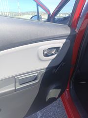 Toyota Yaris 2016-thumb-13
