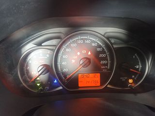 Toyota Yaris 2016-thumb-21
