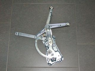 ΓΡΥΛΛΟΣ ΠΑΡΑΘΥΡΟΥ ΔΕΞΙΑΣ ΠΟΡΤΑΣ BMW E36 COMPACT 94-98 - ΡΩΤΗΣΤΕ ΤΙΜΗ - ΑΠΟΣΤΟΛΗ ΣΕ ΟΛΗ ΤΗΝ ΕΛΛΑΔΑ