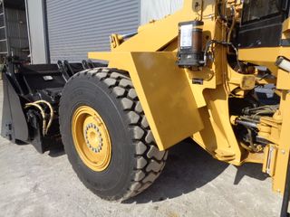Φορτωτής Με Λάστιχα CAT 2011 938H-thumb-15