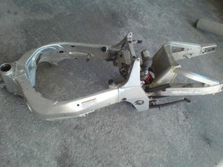 SUZUKI GSXR 1000 K1 ΣΑΣΙ ΚΟΜΠΛΕ ΨΑΛΙΔΙ ΚΑΙ ΑΝΑΡΤΗΣΗ ΠΙΣΩ