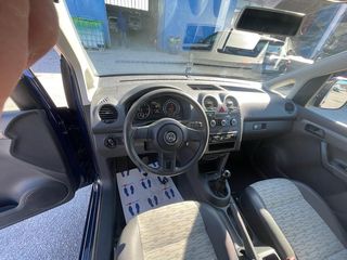 Volkswagen Caddy 2011-thumb-23