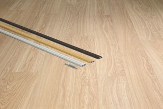 Profile Incizo Ασημί QSINCPRSILVME270 για Laminate Quick-Step