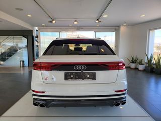 Audi SQ8 2020-thumb-4