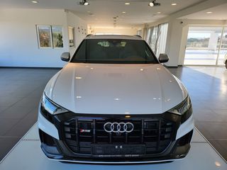 Audi SQ8 2020-thumb-8