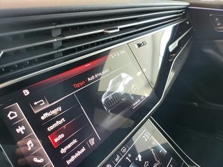 Audi SQ8 2020-thumb-20