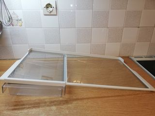 Γυάλινο Ράφι Ψυγείου με συρτάρι τυροκομικών PITSOS/SIEMENS/BOSCH 